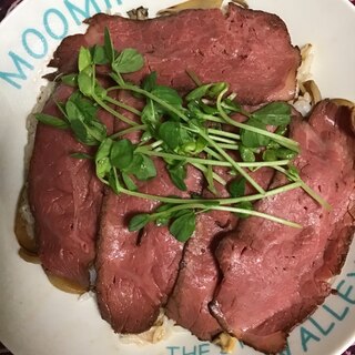 キノコ入りローストビーフ丼